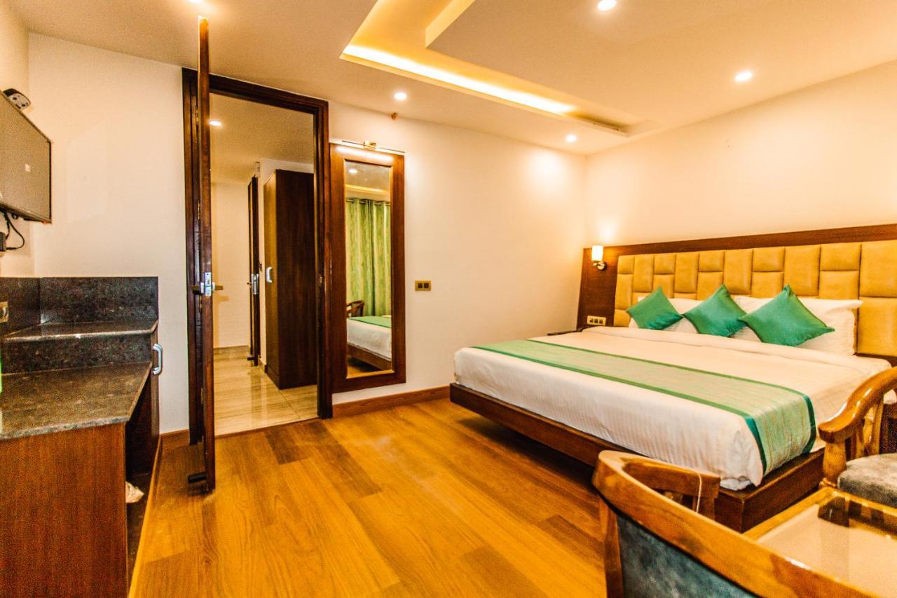 Misty Mountain Manali Hotel Exterior photo