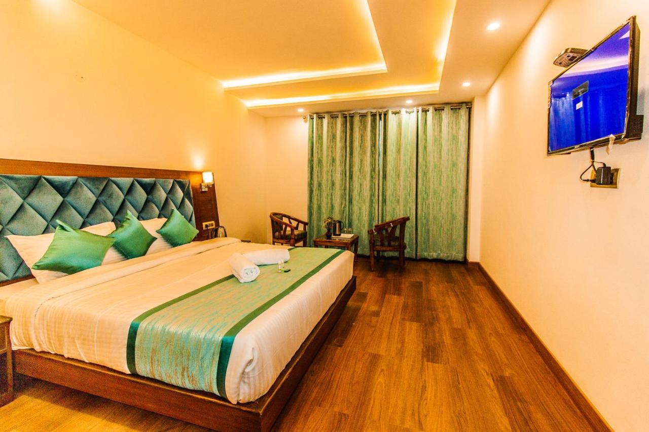 Misty Mountain Manali Hotel Exterior photo